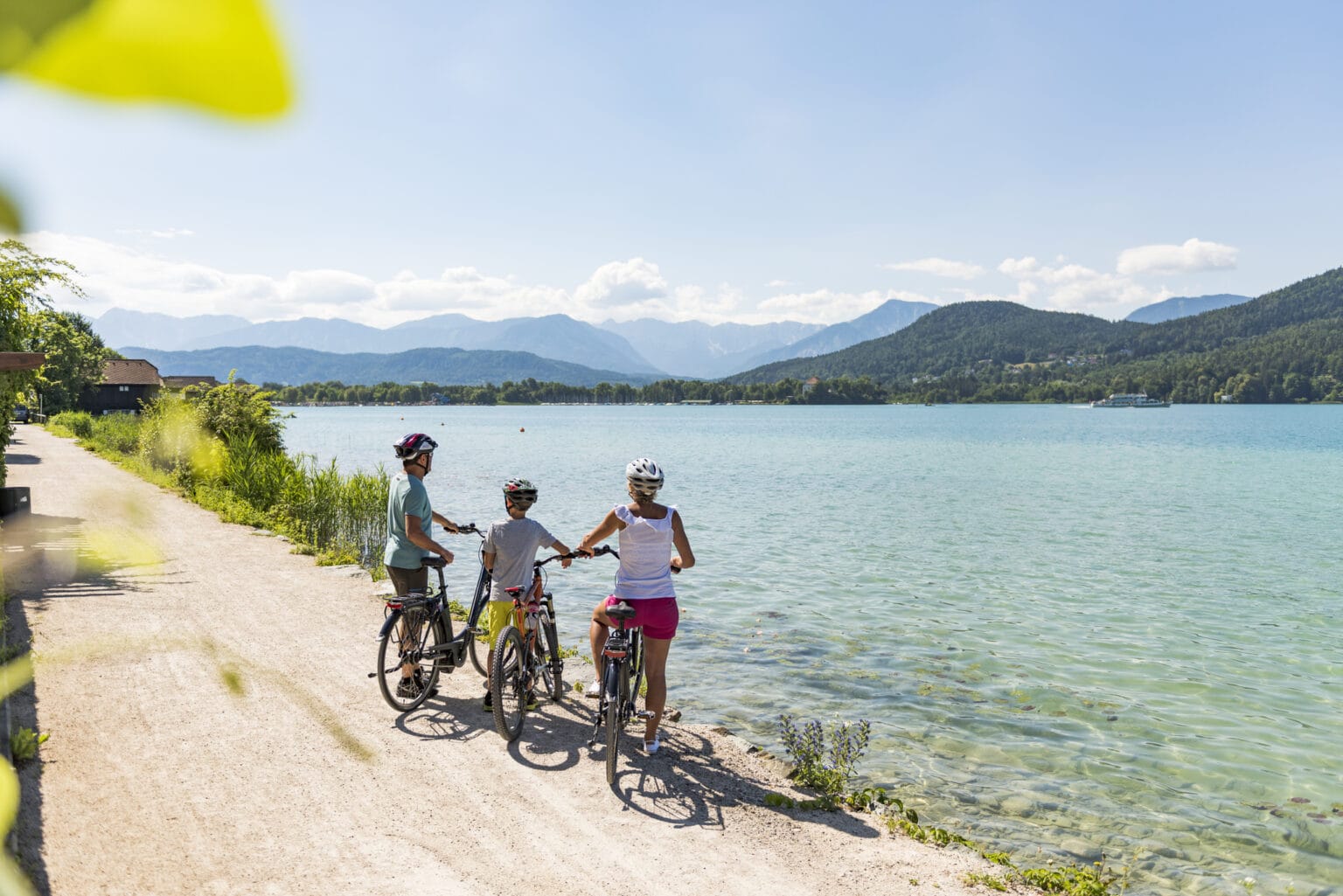 Radfahren mit Familie am Wörthersee