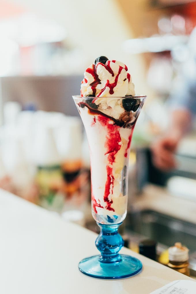 Eisbecher in Gelateria in Klagenfurt