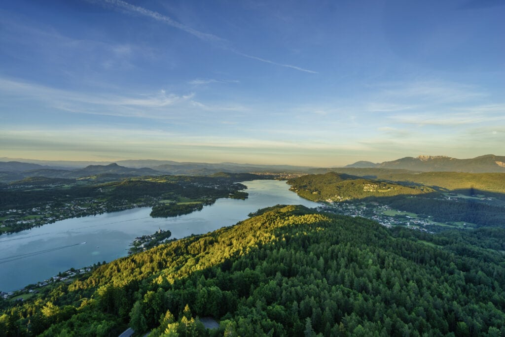 Pyramidenkogel mit Ausblick auf Wörthersee