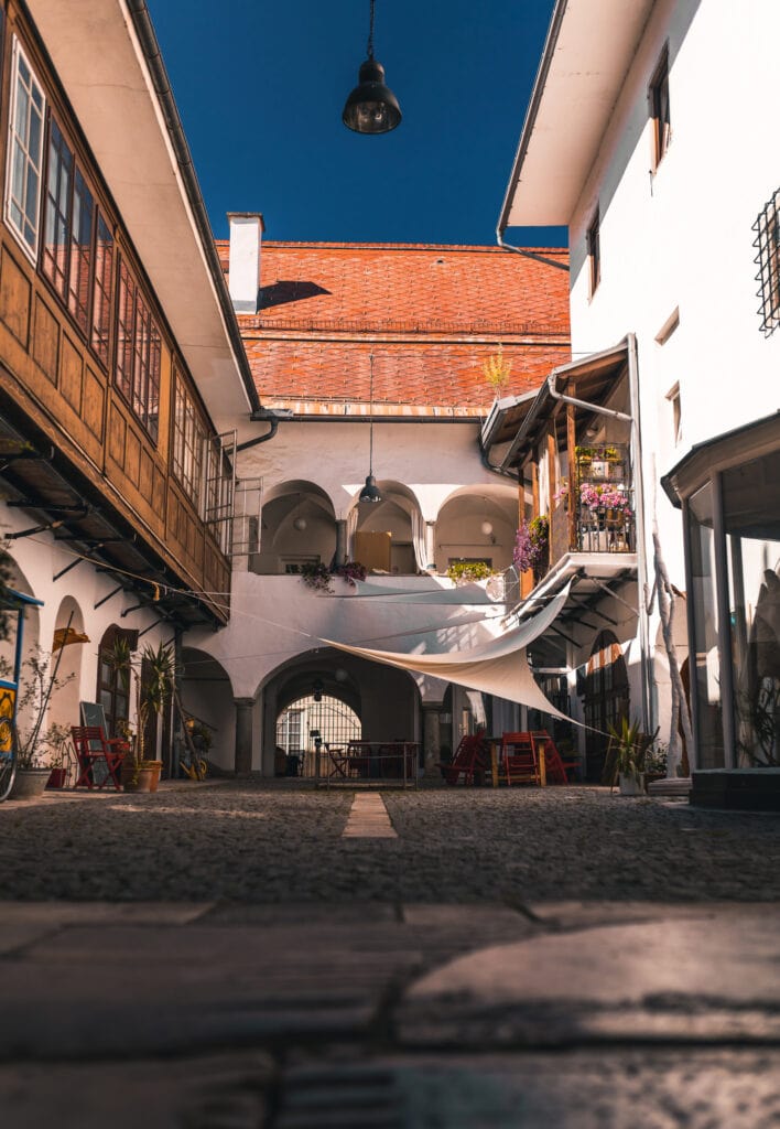 Innenhof des Haus Kardinalplatz 1. das auch als „Stubenberg-Behausung“ bekannt ist 