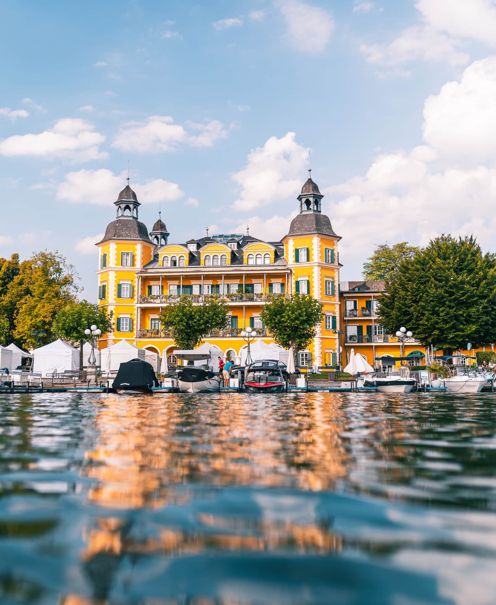 Kurpark und Schloss am  Wörthersee in Velden 