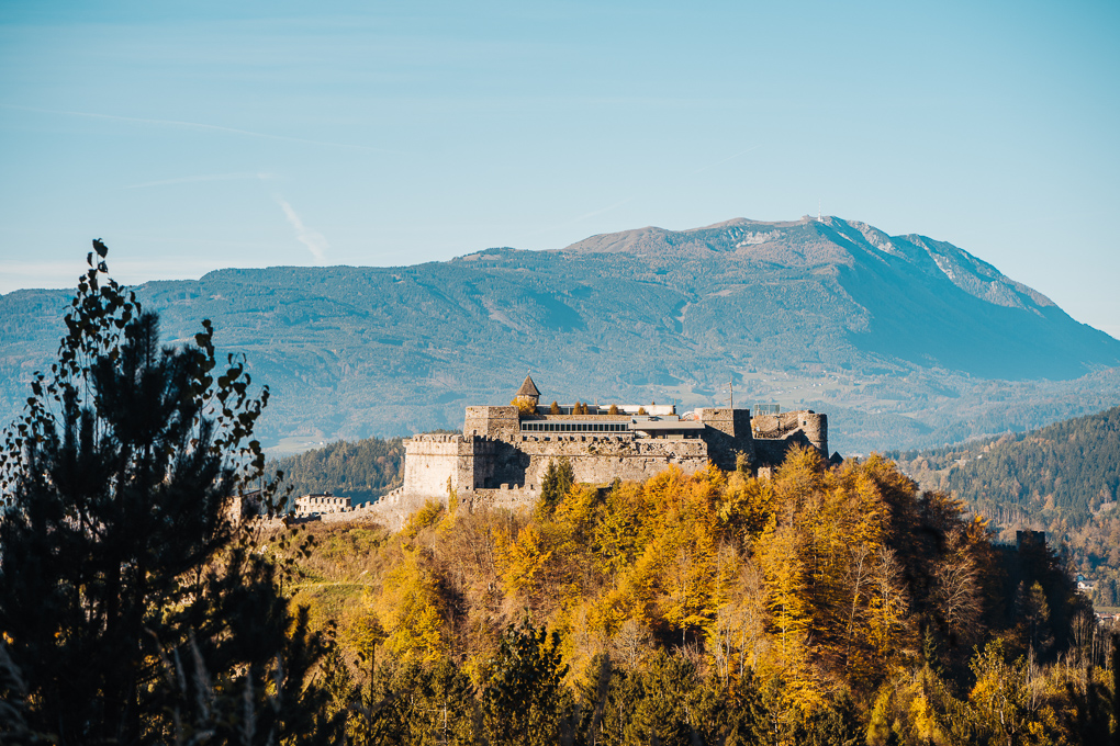 Ausblick auf die Burg Landskron bei Klagenfurt