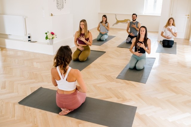 Yogastunde in Klagenfurt bei Nicoya Yoga