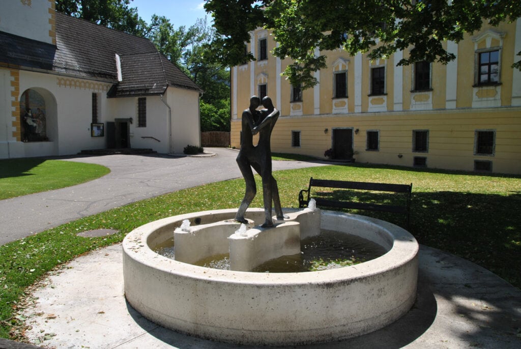 Skulptur in Park in Grafenstein
