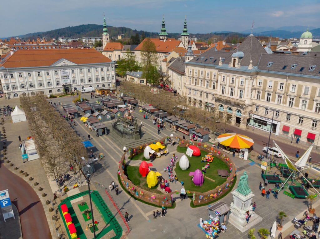 Ostermarkt am Neuen Platz in Klagenfurt (Luftansicht)