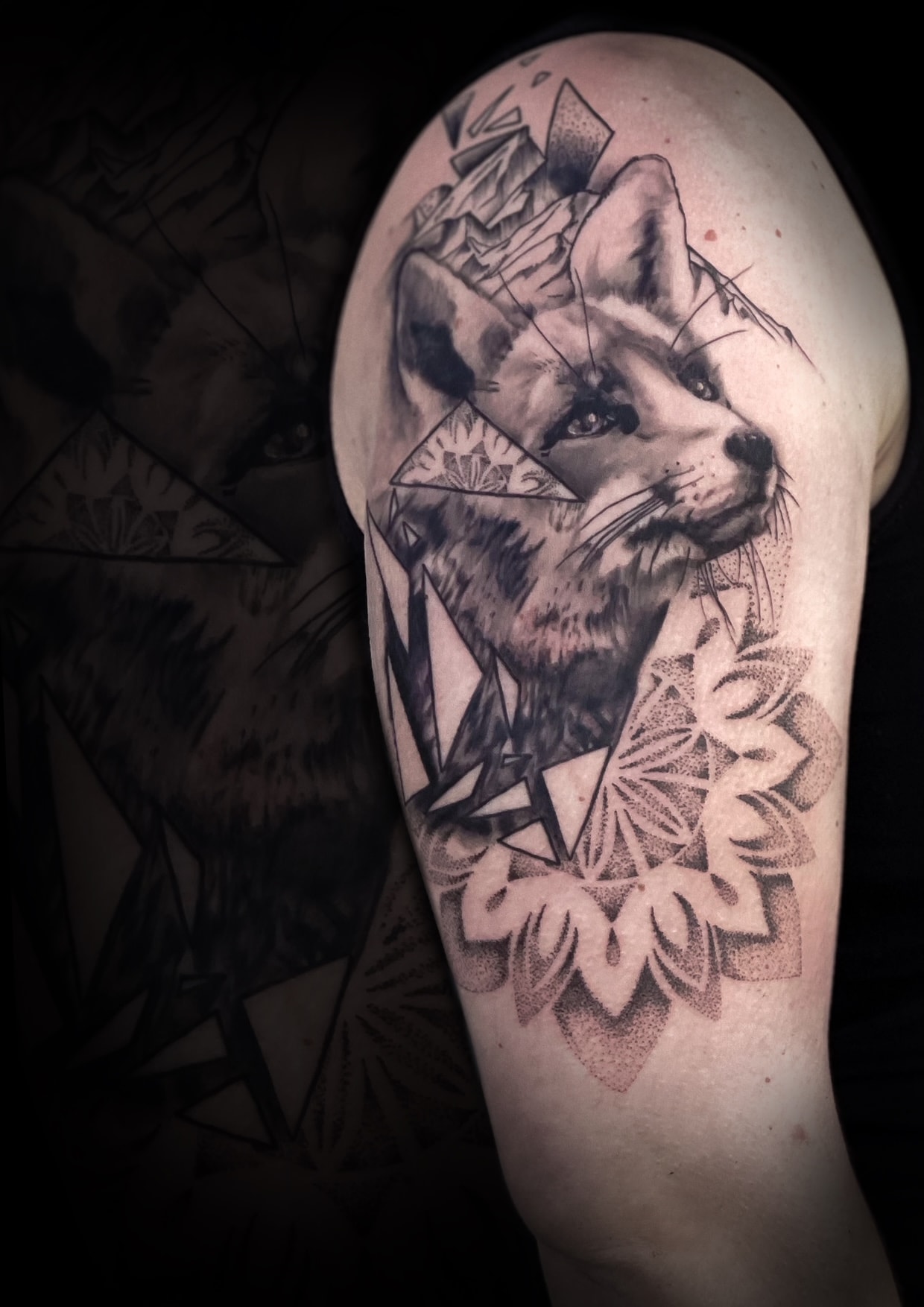 Fuchs, Mandala, realistisch, geometrisch, Van de Rutter Tattoostudio, tätowieren, Tattooarist, 9020 Klagenfurt am Wörthersee