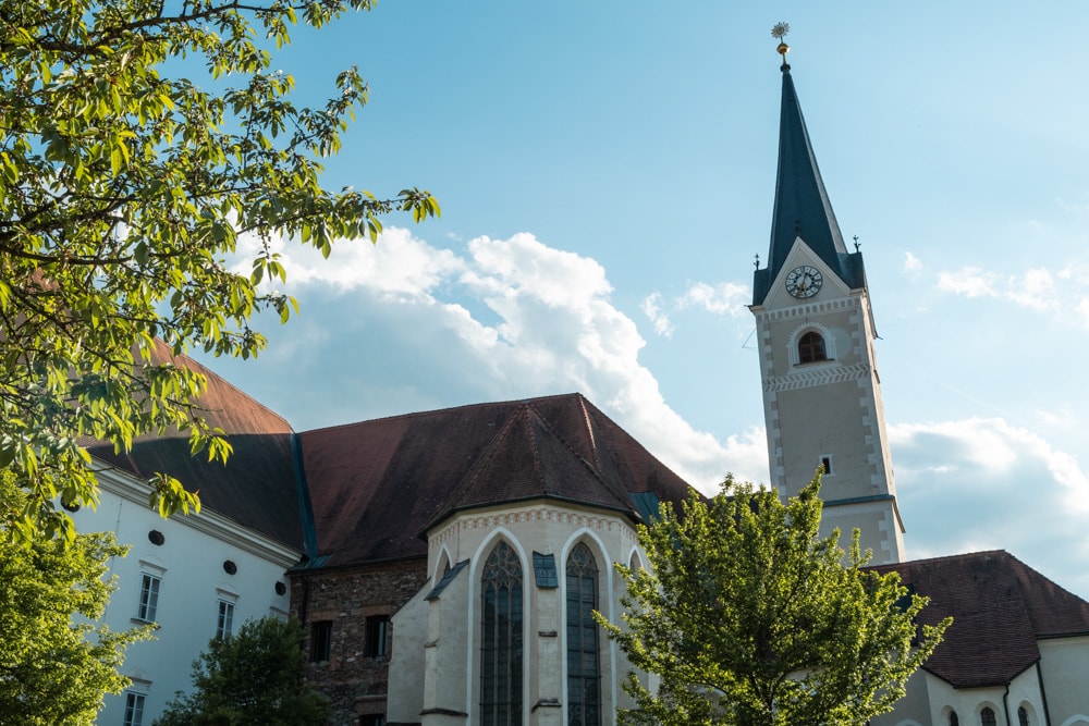 Die Stiftskirche Viktring ist von einem wechselnden Stil geprägt. Barock, Gotik und Klassizismus treffen hier aufeinander.