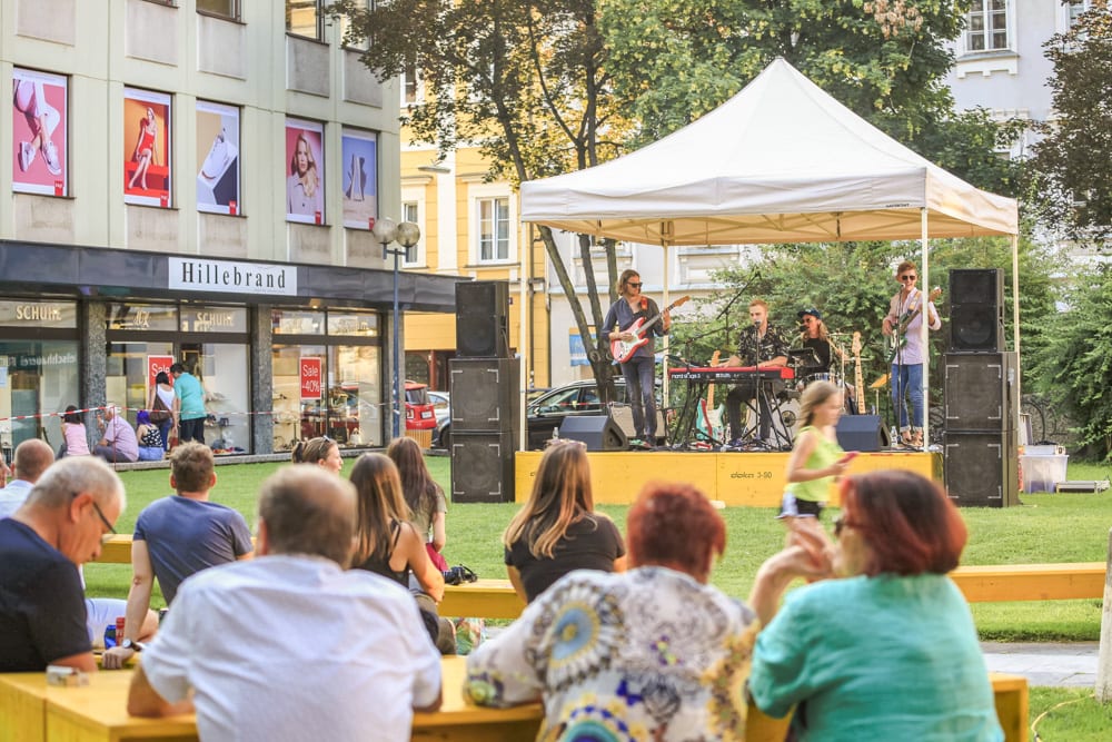 Livemusik am Kardinalplatz in Klagenfurt (c) Viertelagentur