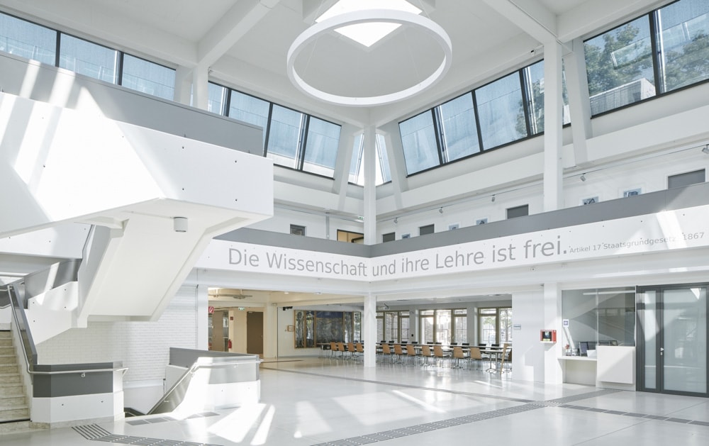 Foyer der Alpen-Adria-Universität in Klagenfurt