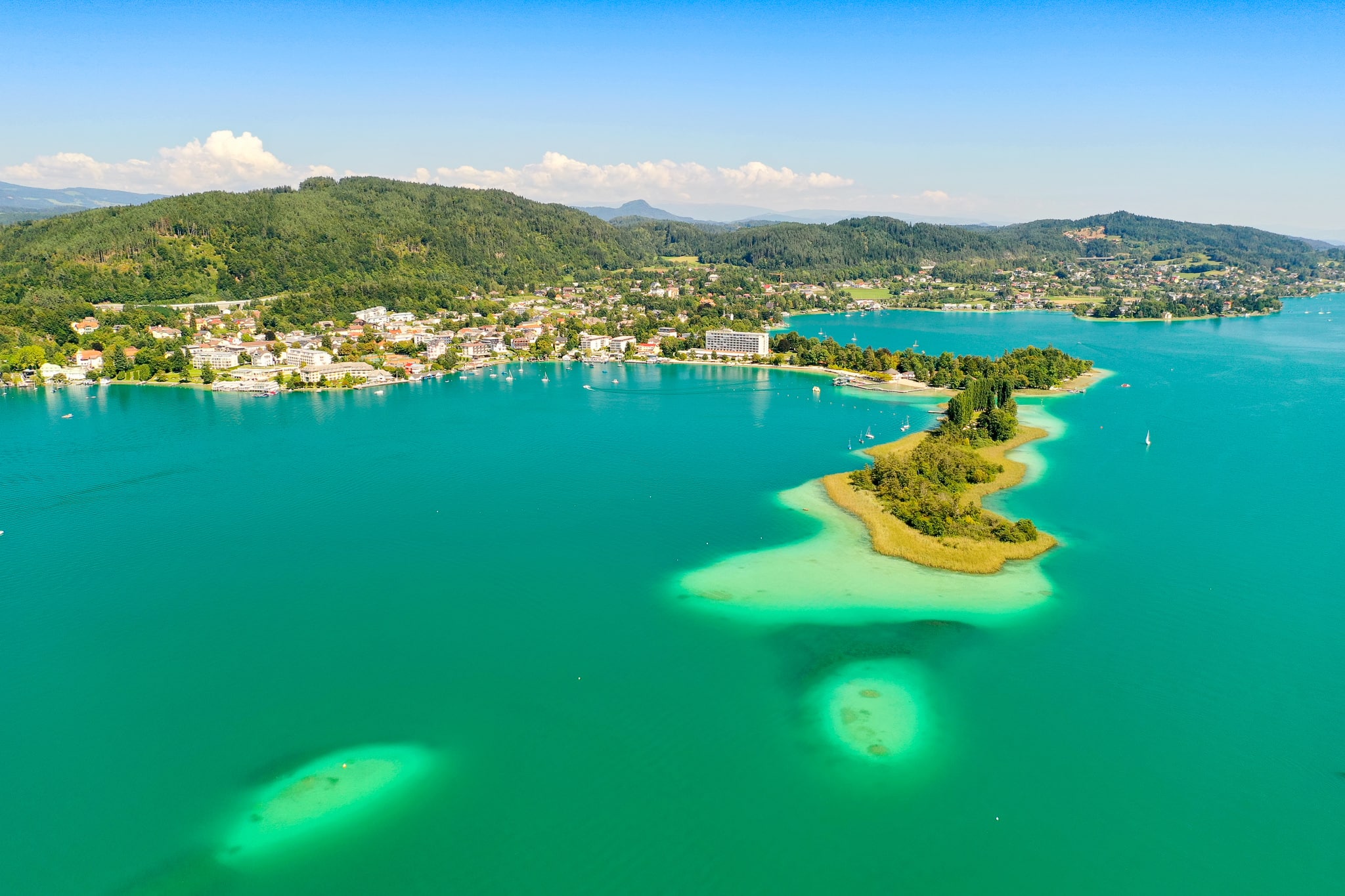 Blick auf die Schlangeninsel am Wörthersee