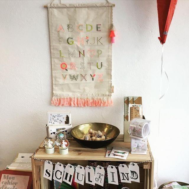 Girlande Schulkind und andere Schulartikel vom Designkiosk in Klagenfurt