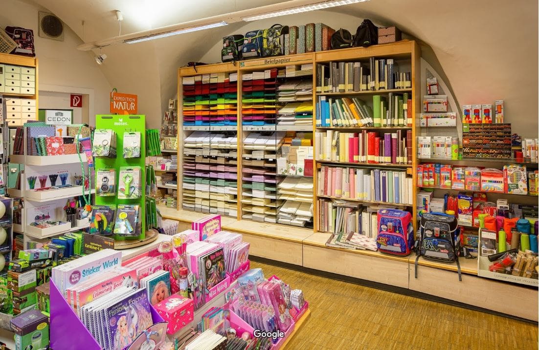 Blick in die Kärnten Buchhandlung Morawa
