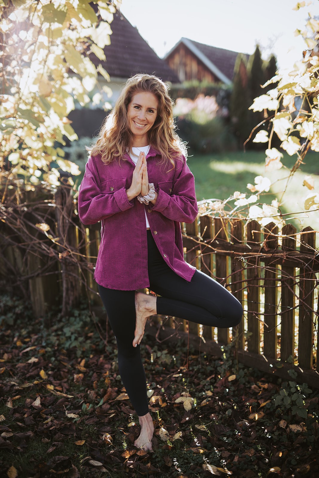 Yogalehrerin Katja Schritesser und ihr Yoga unterm Apfelbaum