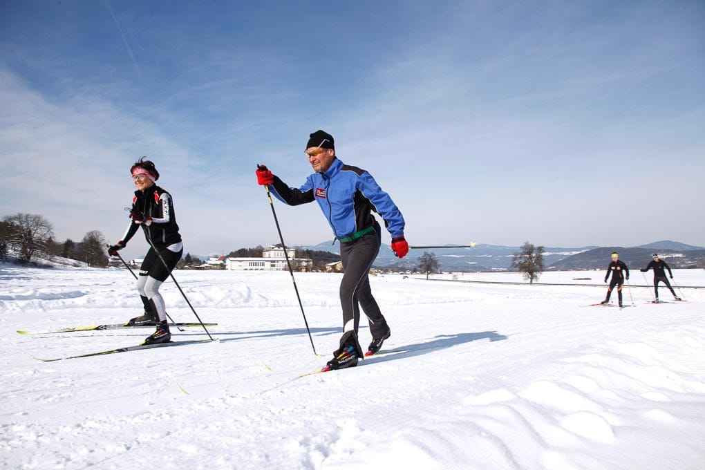 Paar beim Langlaufen in der Region Carnica Rosental in Klagenfurt