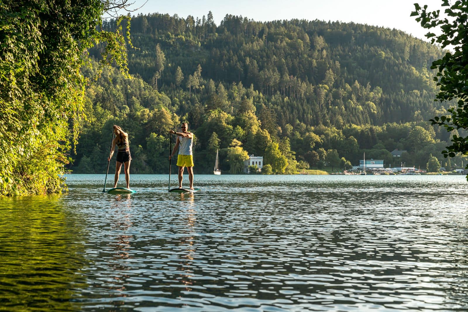 Paar bei SUP Tour am Wörthersee