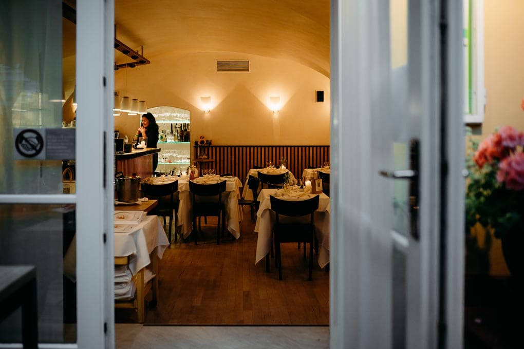 Inneneinrichtung und gedeckte Tische im Restaurant Dolce Vita in Klagenfurt 