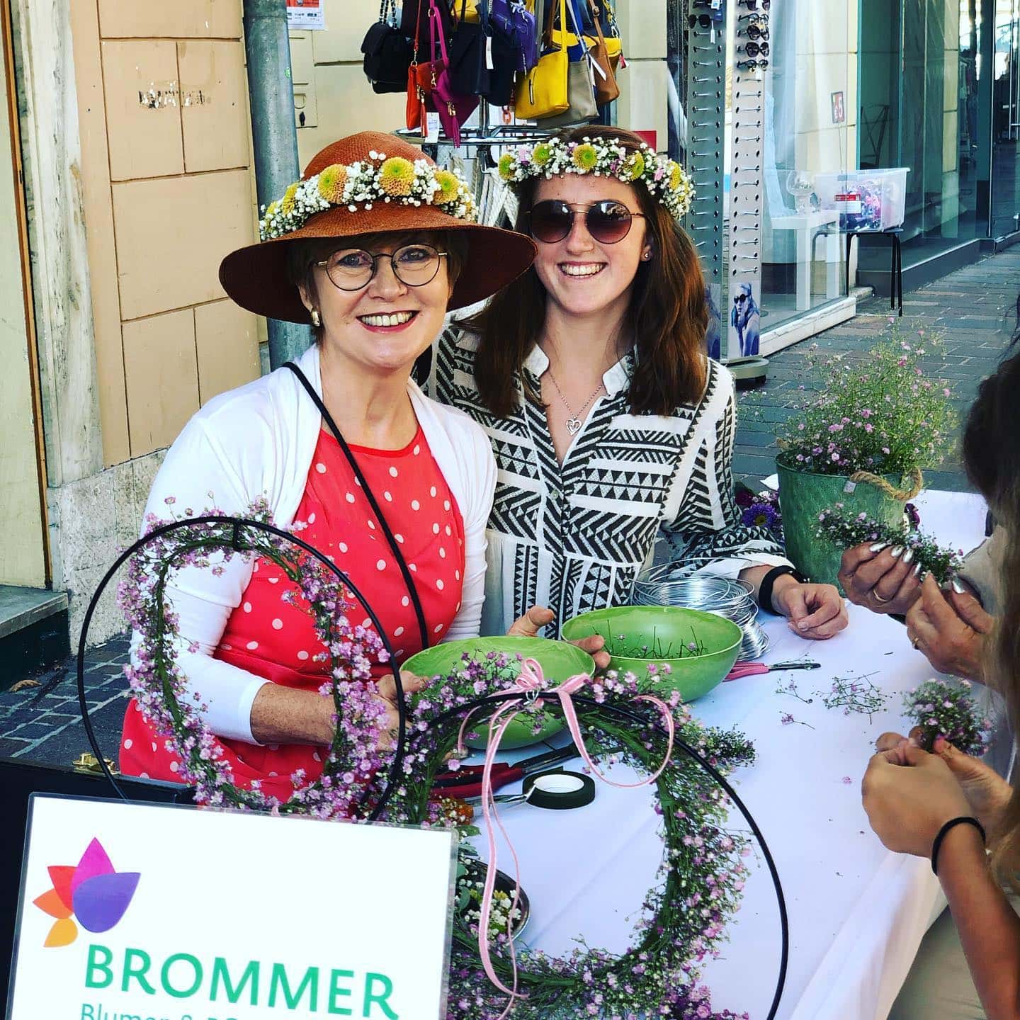 Blumenkranzbinden mit Blumen Brommer