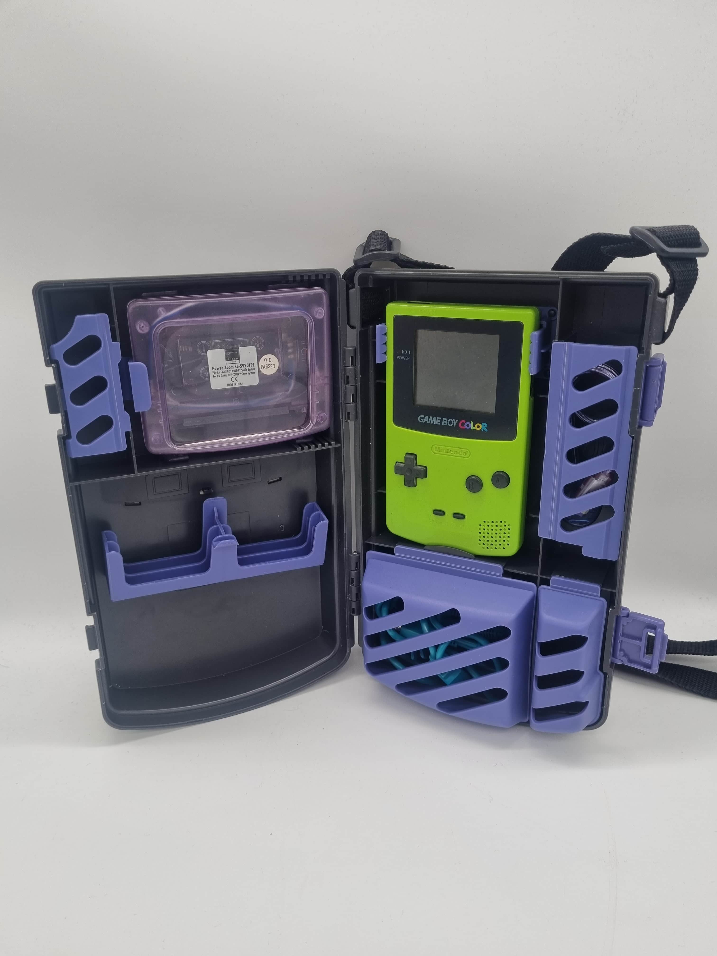 grüner Gameboy und Konsole vom Lausi in Klagenfurt