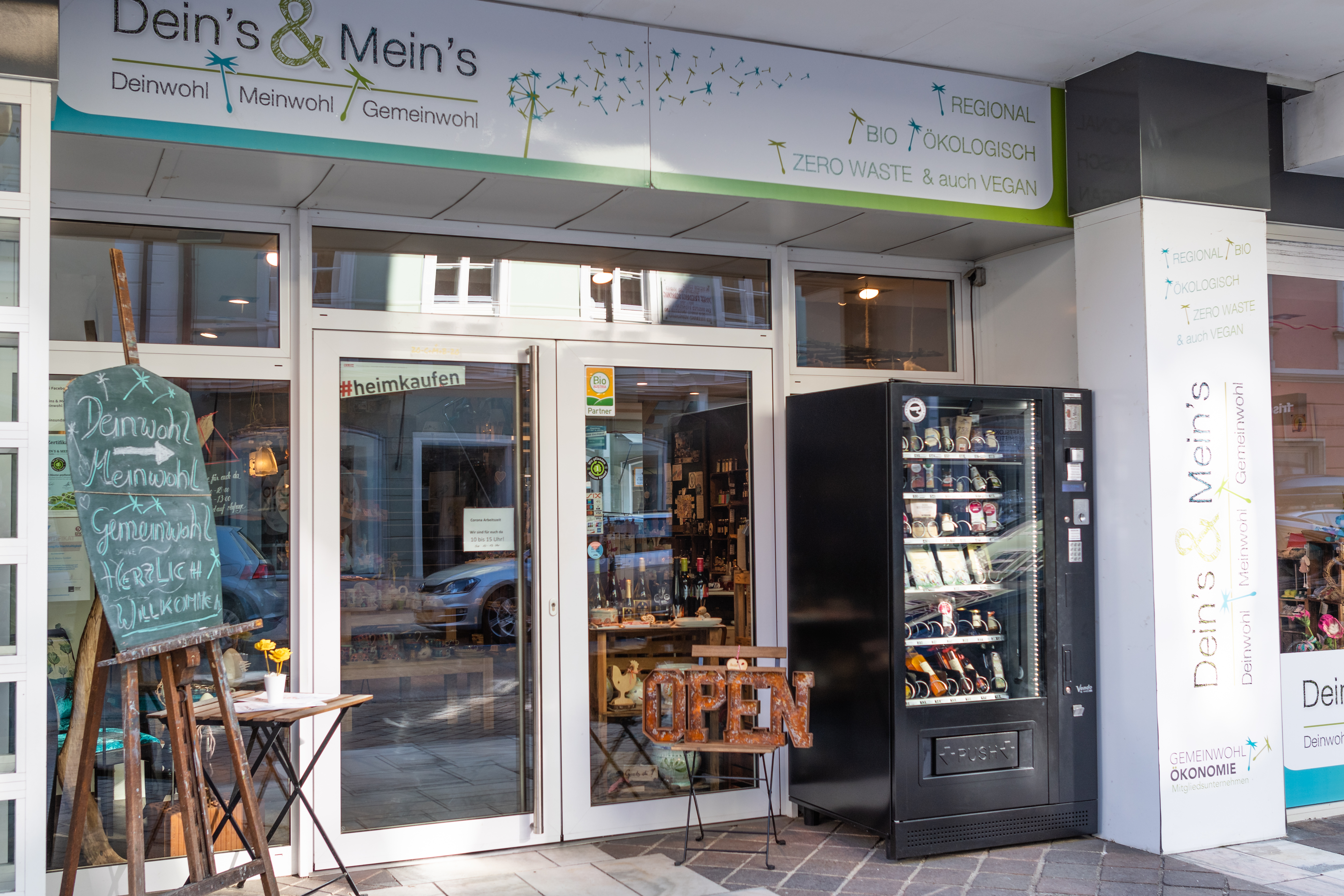 Der Automat von Dein's & Mein's in Klagenfurt bietet handgemachte Produkte und nette Mitbringsel an.
