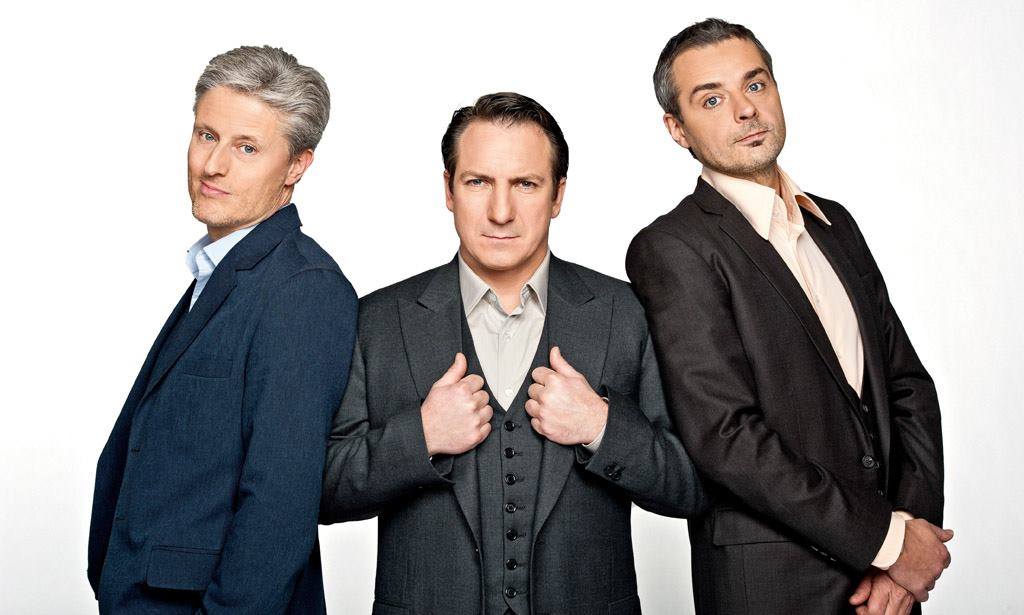 "Wir Staatskünstler" Florian Scheuba, Robert Palfrader und Thomas Maurer vor weißem Hintergrund