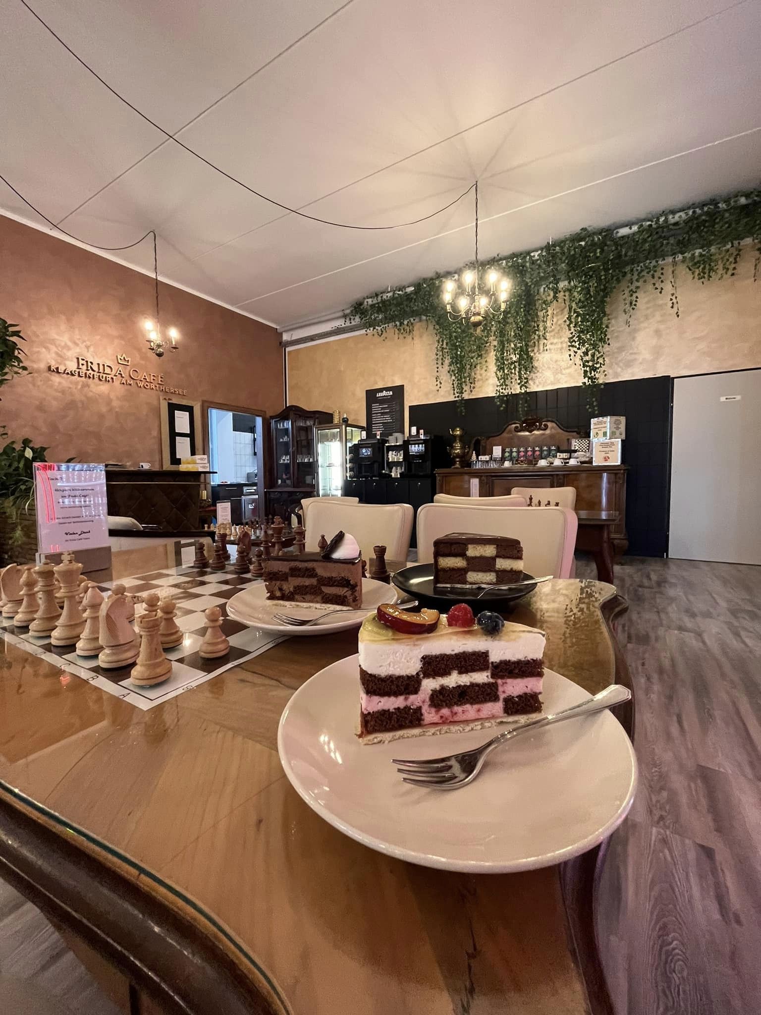 Kaffee, Kuchen & jede Menge Schach im Mali Schachmusuem in Klagenfurt