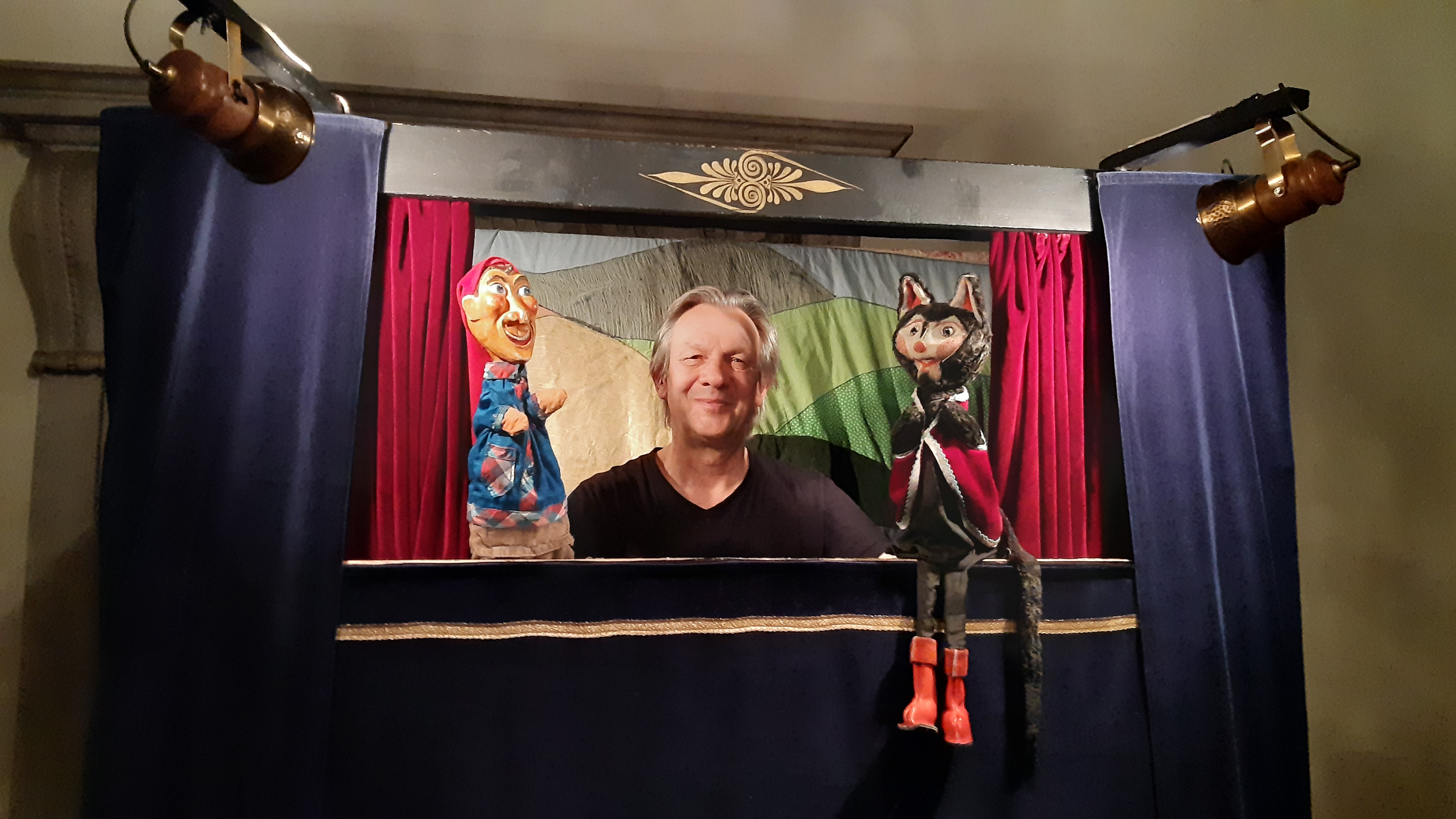 Das katholische Familienwerk mit der Handpuppe Kasperl