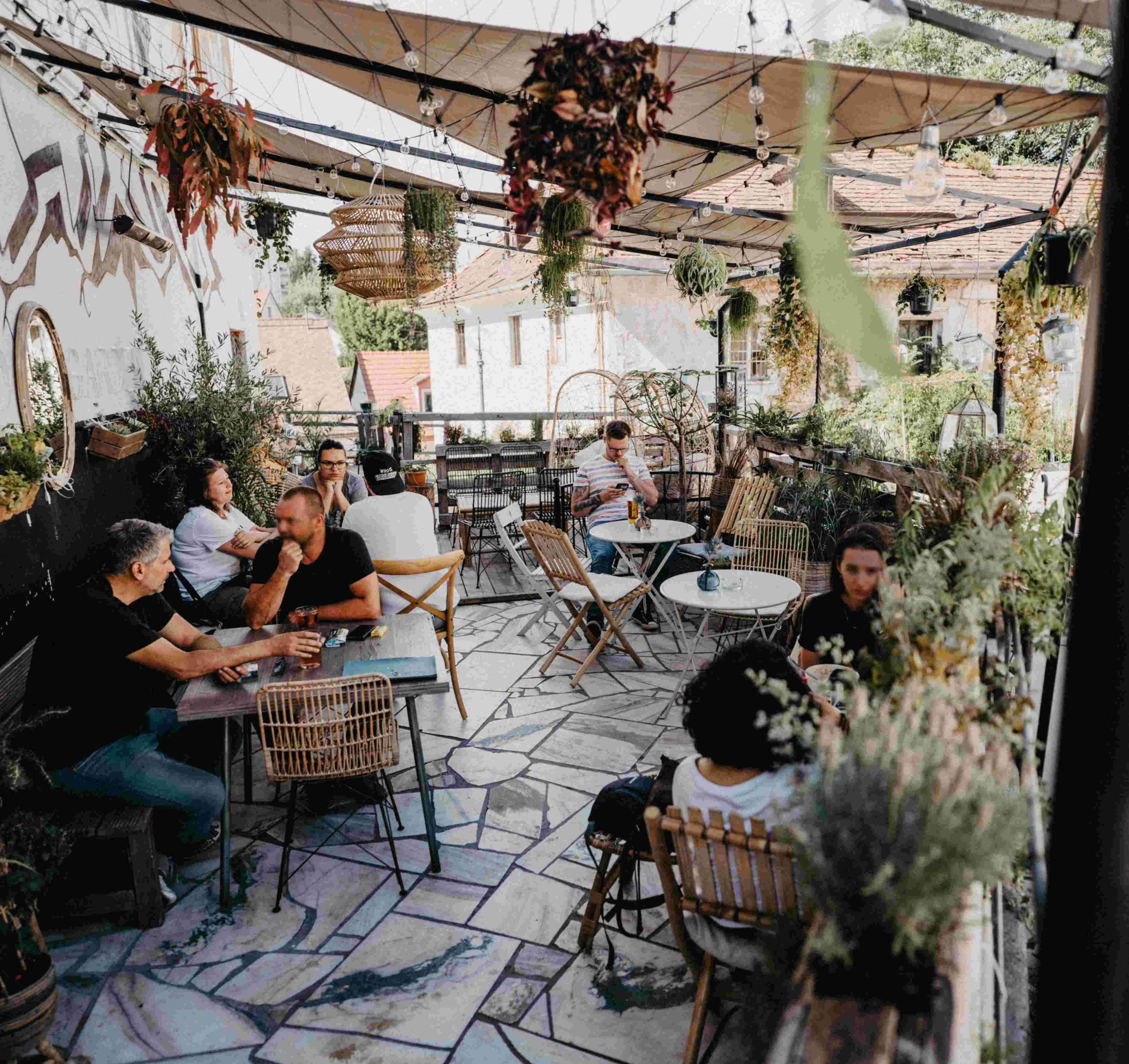 Hafenstadt urban Area Gastgarten - Sammelplatz junger Kreativer und Künstler in Klagenfurt